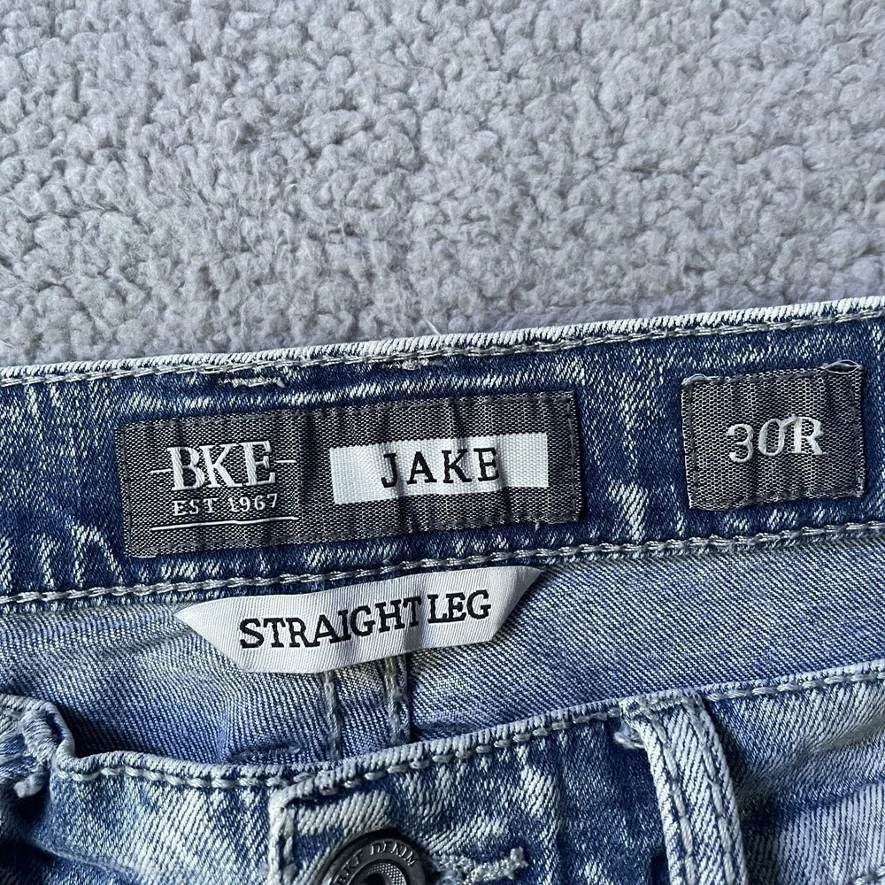 BKE Jake Buckle Denim Jeans Mens 30R 30x30 Regular Straight Distressed Blue